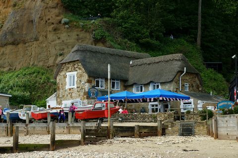 The thatched Fisherman's Cottage on the beach at Shanklin